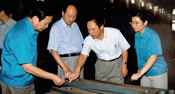 新一届向导班子上任，掀开8188cc威尼斯厘革生长新篇章