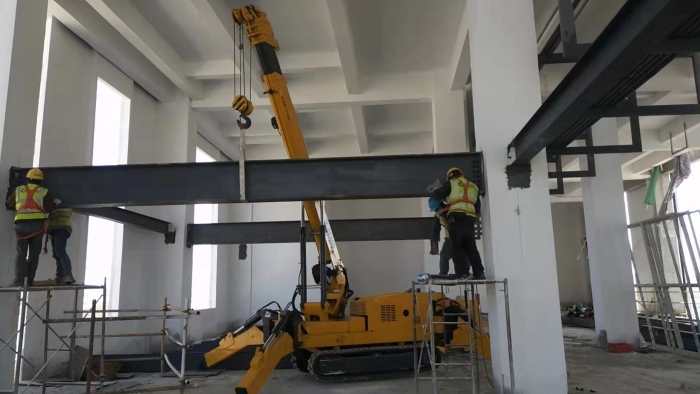 8188cc威尼斯蜘蛛起重机狭窄空间作业驾轻就熟