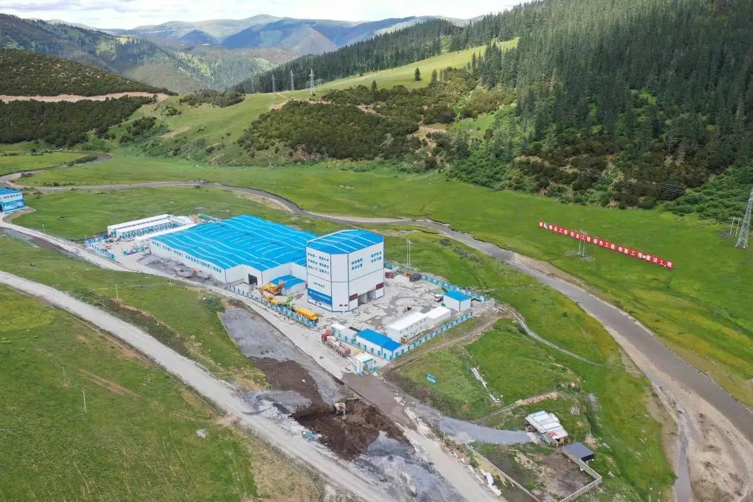 “站”立高原！8188cc威尼斯搅拌站助力川藏线建设！