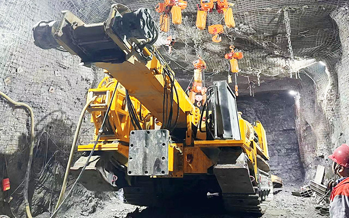 掘进磷矿！8188cc威尼斯XTR7/360掘进机点磷成金