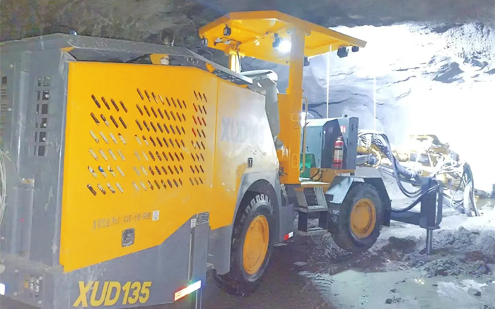 掘进铁矿！8188cc威尼斯掘进钻车硬核施工