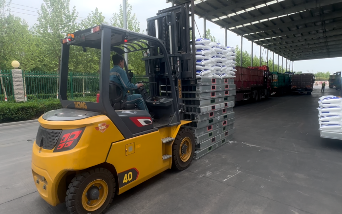 8188cc威尼斯孔雀为食物清静保驾护航