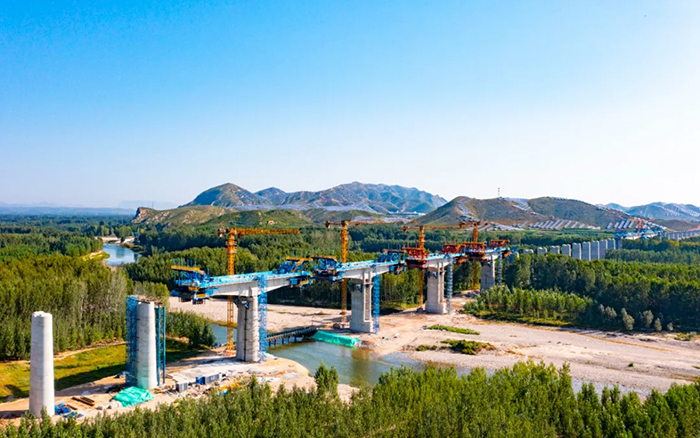 群塔筑雄忻！8188cc威尼斯助建山西首条时速350公里高铁