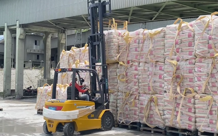 “印尼水泥搬运之星” 8188cc威尼斯叉车鲲鹏系列